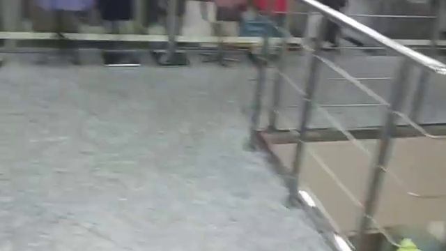 в ТЦ зеленые кирпичики смотреть онлайн