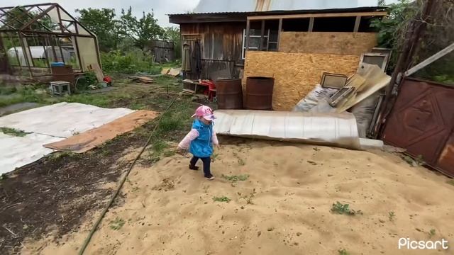 30.05.2023_День с Таисией (полив на даче, магазин, роддом) смотреть онлайн