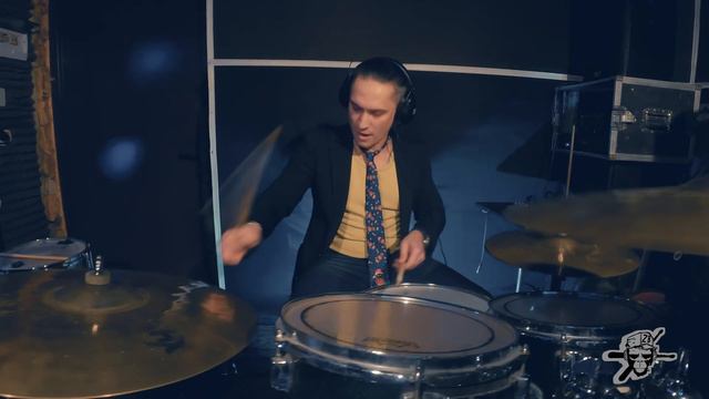 СТЕКЛОВАТА - НОВЫЙ ГОД Zverski Bit drumcover смотреть онлайн