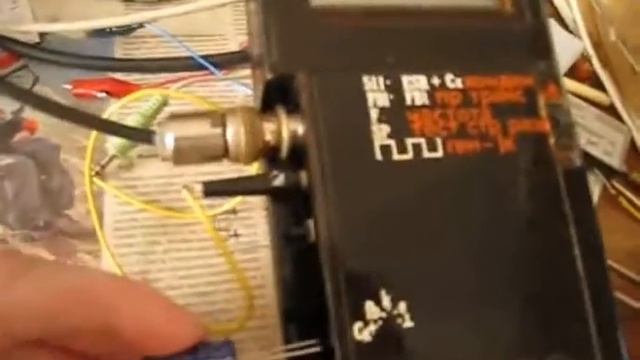 Комбинированный прибор для измерения Cx;ESR;FBt;F;SP и ген 1КГц смотреть онлайн