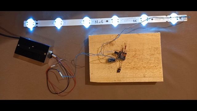 Простой повышающий (Li-Ion 3,7 V to 38V) DC-DC LED драйвер на одном транзисторе. Часть 2. смотреть онлайн