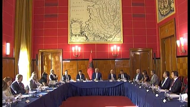 Luftë kundër infomalitetit për të ulur taksat dhe rritur rrogat e pensionet смотреть онлайн