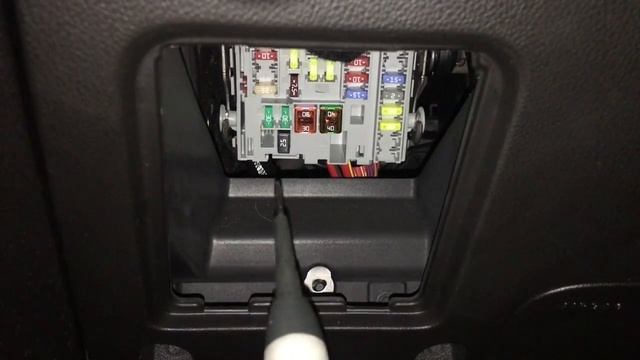 Chevy Cruze Cigarette / Power Outlet Fuse Location and Replacement смотреть онлайн