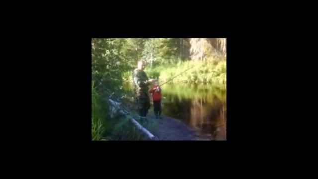 Папа с сыном ловят рыбу смотреть онлайн