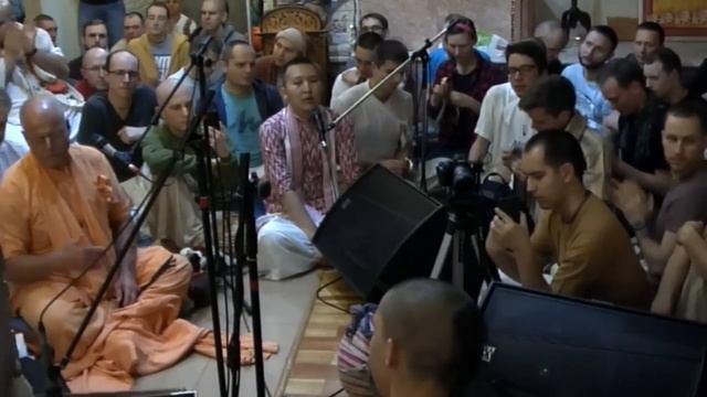 Бхакти Бхринга Говинда Свами - 2019.01.16 - киртан в московском храме смотреть онлайн