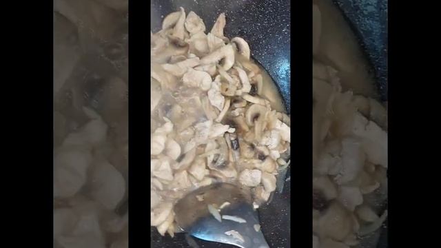 ФЕТУЧИНИ С КУРИЦЕЙ И ГРИБАМИ! смотреть онлайн