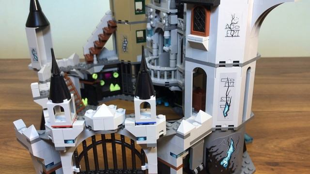 Lego Hidden Side Заколдованный Замок - 70437 Обзор | Лего Скрытая Сторона смотреть онлайн