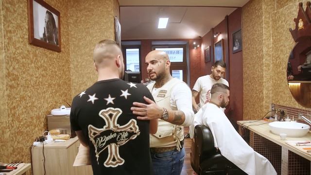 LAKY ROYAL 1. ep.: STRMÝ PÁD смотреть онлайн