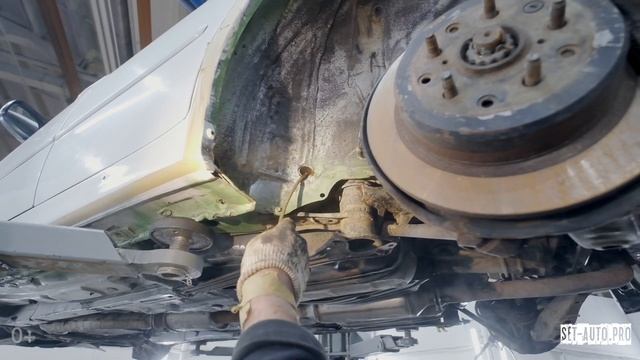 Какое днище у Toyota Altezza 1998?