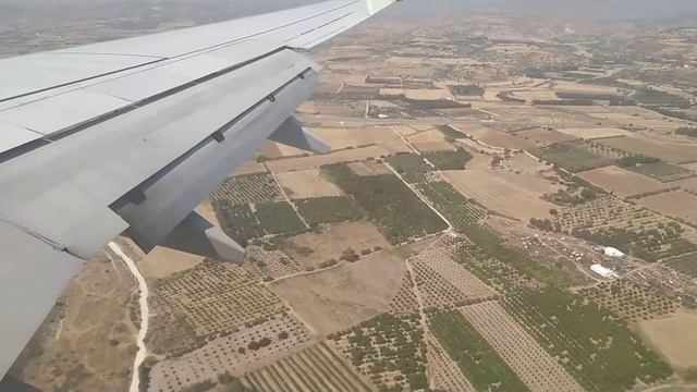 Посадка Боинг Boеing 737-800(S7) в Кипре Пафос смотреть онлайн