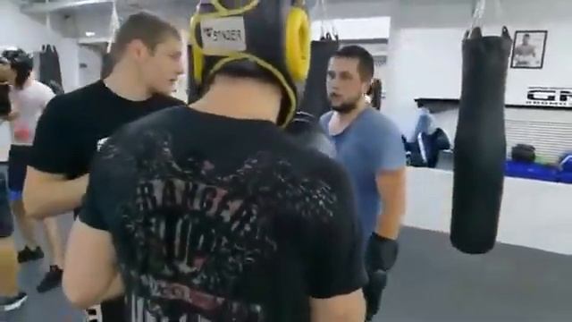 Тренировка по боксу в GM GYM смотреть онлайн