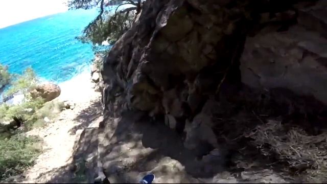 LA PLAYA SECRETA EN BLANES СЕКРЕТНЫЙ ПЛЯЖ В БЛАНЕС смотреть онлайн