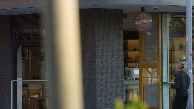 Inside Bondi’s BEST Cafe by the Beach смотреть онлайн