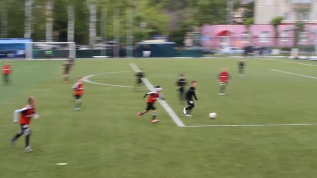 МФК Тюмень 2011 - МФК Тюмень 2010-3 (Первенство г. Тюмени по футболу среди юношей 2010-2011 г.р.) смотреть онлайн