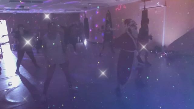 Новогодняя тренировка смотреть онлайн