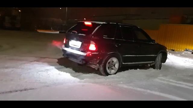 08.02.2021. BMW e53 und Schnee ❄ ❄ ❄ БМВ е53 и снег ❄ ❄ ❄ смотреть онлайн