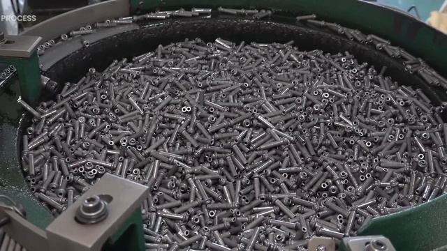Process of Mass Producing Rivets and Screws in an Old Factory in Korea. смотреть онлайн