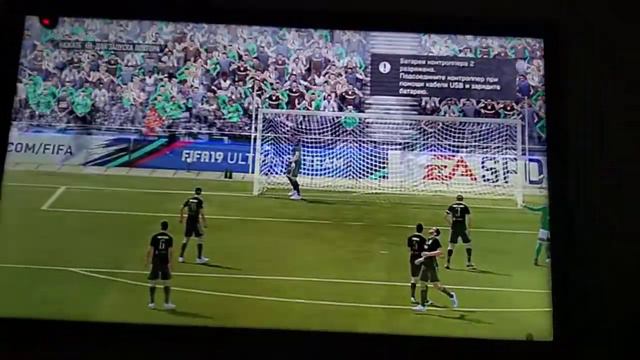 играю с другом в fifa 19(сшезный превратился в кариуса) смотреть онлайн