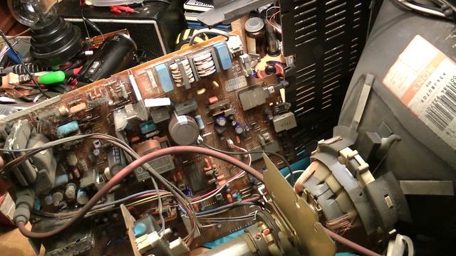 Куда делся цвет у TV SONY؟! (ремонт без паяльника))_0002 смотреть онлайн