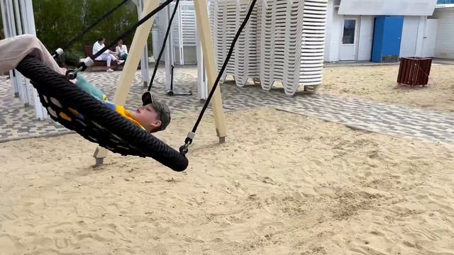 Севастополь детская площадка Адмиральского пляжа. смотреть онлайн