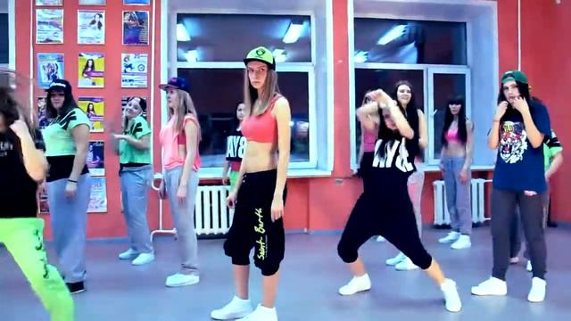 Free Motion Crew! Одновременно Тренируемся! Танцуем! Кайфуем и отдыхаем! смотреть онлайн