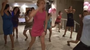 Флешмоб на свадьбе. Света в розовом платье жгет без трусов!