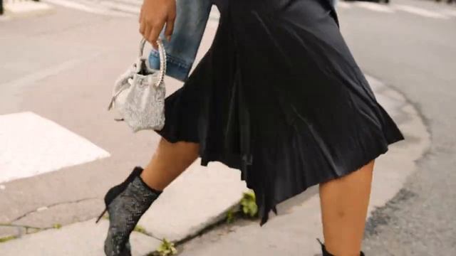 Introducing Spring 21 | Springtime in Paris | Jimmy Choo смотреть онлайн