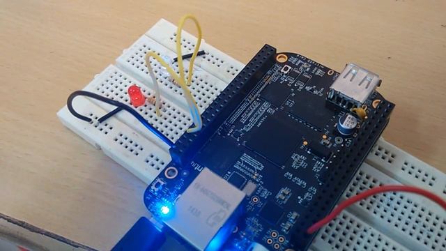 Auto run python script on boot up of Beaglebone смотреть онлайн