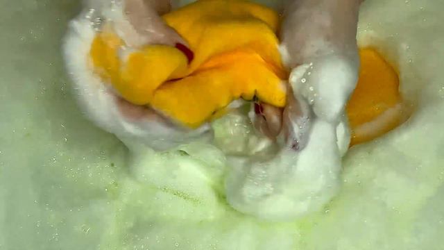MR. PROPER; LAVENDER DETERGENT; GROUT SPONGES SQUEEZING;RINSING смотреть онлайн