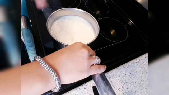 بسبوسة محشية بالكريمة حضريها لسهراتك الرمضانية😋😍Besboussa farcie à la Crème pour vos soirée 🤗 смотреть онлайн
