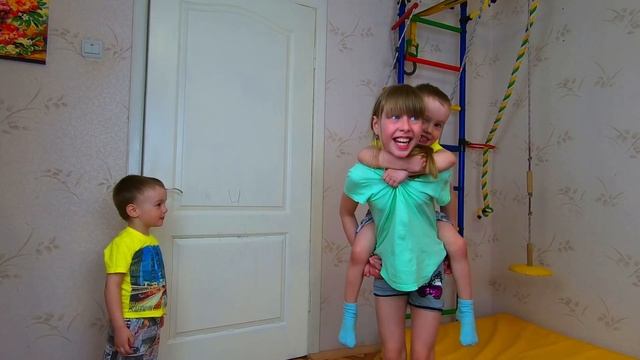 Лёшка РАЗДВОИЛСЯ? Лялька НЕ ВЕРИТ! смотреть онлайн