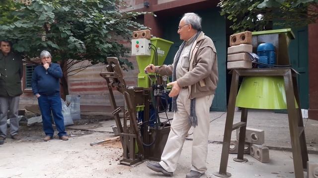 Ladrillos Ecologicos * El Bajo: En la Univ. Nac. de Tucuman - Ladrillos de Suelo Cemento смотреть онлайн