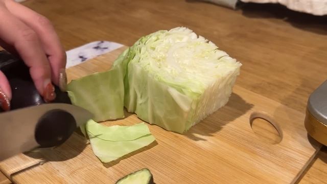 ［雨の車中泊］深夜の孤独を酒で忘れようとするアラサー独身女。突然の大雨で引きこもりソロキャンプ/car Camping