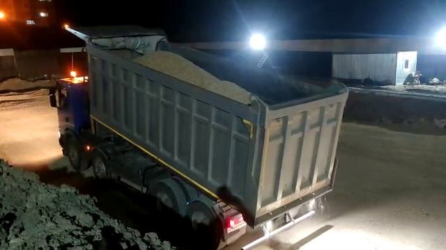 SCANIA G500 выгрузка 40тонн ПГС! смотреть онлайн