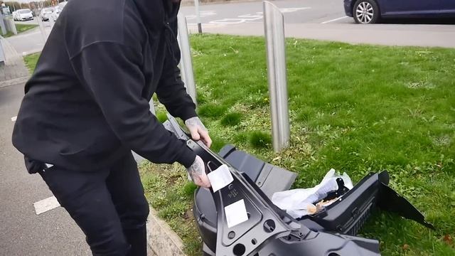 WE BOUGHT ANOTHER CAR смотреть онлайн