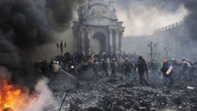 Вірш "Все, все покинуть, до тебе полинуть" у розрізі кохання до України сучасних Героїв смотреть онлайн