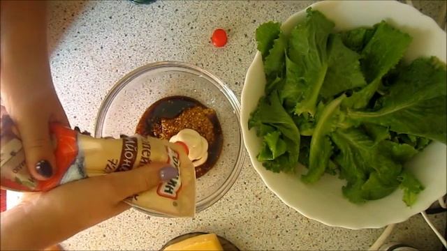 цезарь салат с креветками и морепродуктами.Caesar salad with seafood. Салат с морепродуктами смотреть онлайн