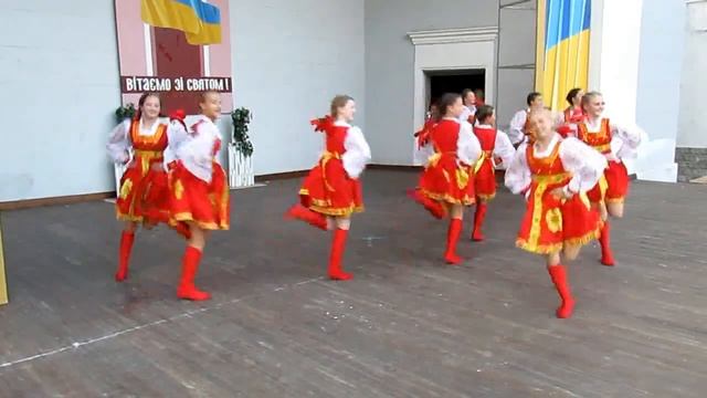Русский народный танец Калинка.Russian folk dance Kalinka. смотреть онлайн