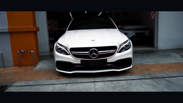 Mercedes Benz C63s AMG with Akrapovic Exhaust смотреть онлайн
