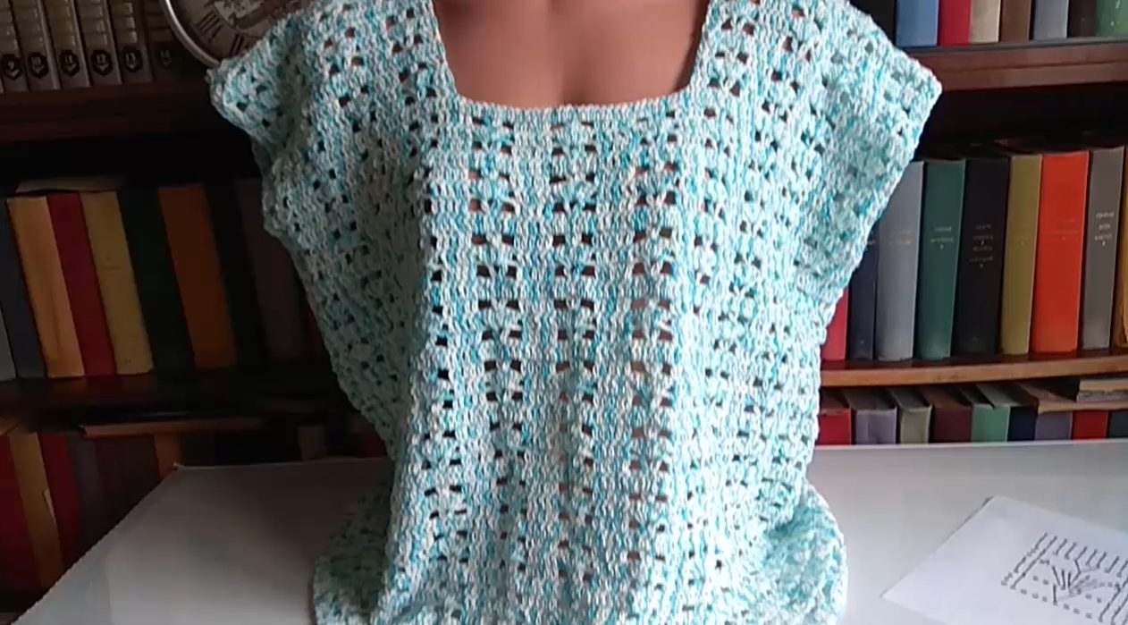 Простая красивая кофточка  или туника