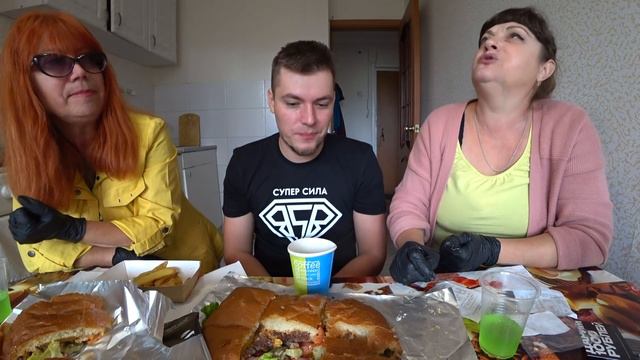 ОБЗОР НА САМЫЙ ДЕШЕВЫЙ vs САМЫЙ ДОРОГОЙ БУРГЕР ИЗ BLACK STAR BURGER смотреть онлайн