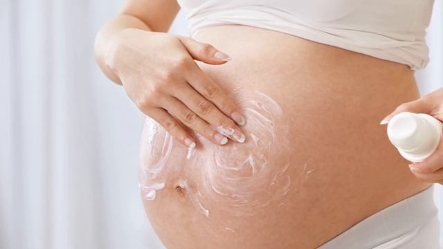 КРАСИТЬ ВОЛОСЫ ВО ВРЕМЯ БЕРЕМЕННОСТИ | Можно ли беременным красить волосы смотреть онлайн