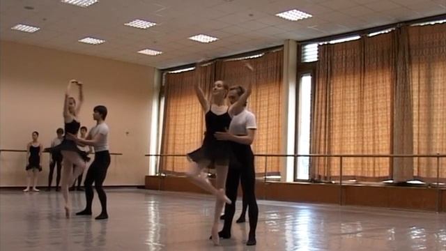 Bolshoi Ballet Academy Pas De Deux Exam / Russian Ballet School / МГАХ / Дуэтный танец смотреть онлайн
