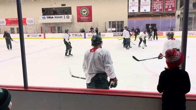 Fleury Can’t Believe Kaprizov Beat Him 😂 (Флери не может поверить, что Капризов победил его) смотреть онлайн