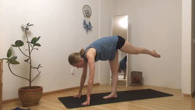 Йога / Тазобедренные / Запись занятия 03.06 смотреть онлайн