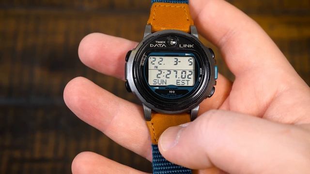 This 1994 Smartwatch Syncs with a CRT Monitor! LGR Oddware смотреть онлайн