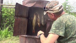 Бюджетное холодное копчение рыбы, коптильня из железной бочки
