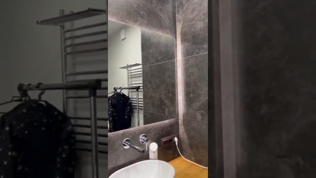 Зеркало для ванной комнаты с парящей подсветкой по периметру смотреть онлайн