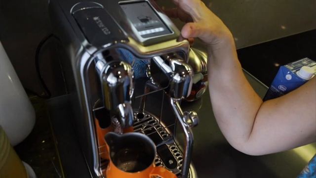 Nespresso Creatista Pro смотреть онлайн