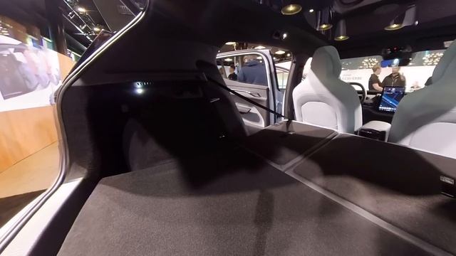 VOLVO EX30 esittely. Kova peli ! смотреть онлайн